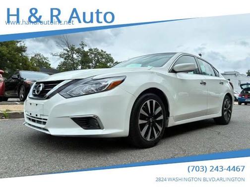 White 2018 Nissan Altima 2.5 SV