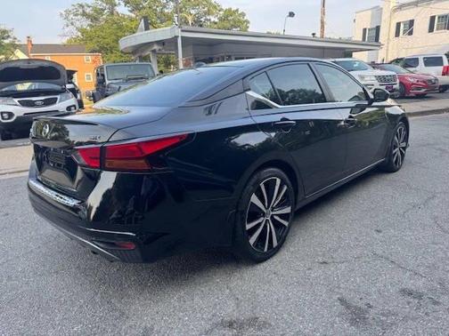 2020 Nissan Altima SR FWD