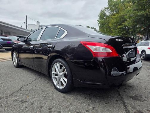 2010 Nissan Maxima SV