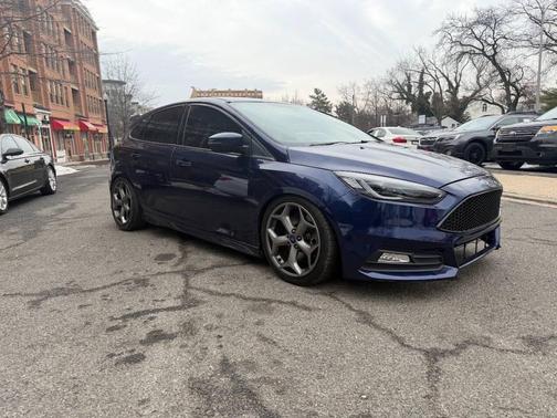 2017 Ford Focus ST 