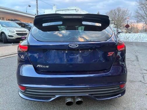2017 Ford Focus ST 