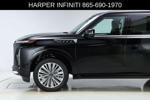 2025 INFINITI QX80 Luxe