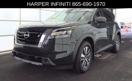 2025 Nissan Pathfinder SL FWD