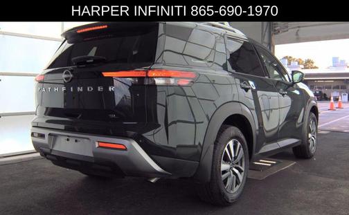 2025 Nissan Pathfinder SL FWD