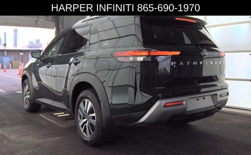 2025 Nissan Pathfinder SL FWD