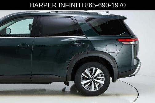 2025 Nissan Pathfinder SL FWD