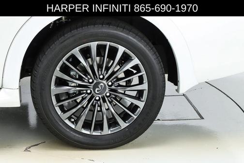 2024 INFINITI QX80 SENSORY AWD