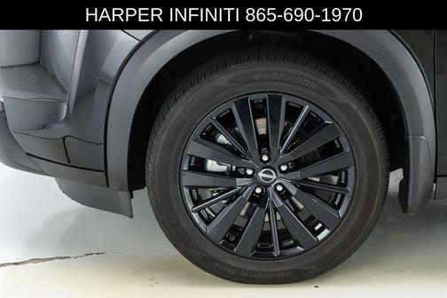 Super Black 2024 Nissan Pathfinder SL 4WD