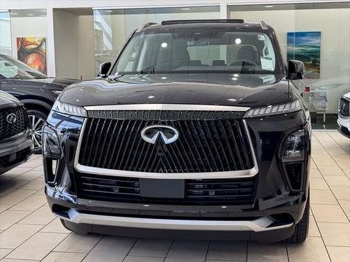 2025 INFINITI QX80 Luxe
