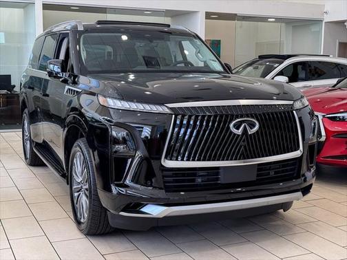 2025 INFINITI QX80 Luxe