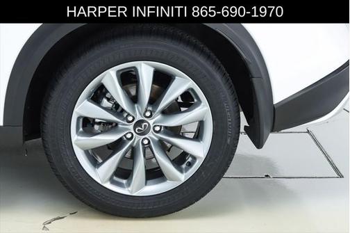 2022 INFINITI QX50 LUXE