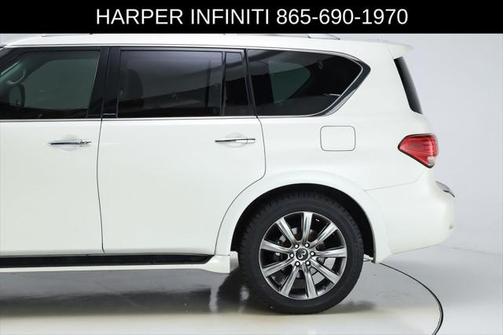 2017 INFINITI QX80 Signature Edition