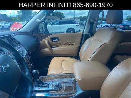 2017 INFINITI QX80 Signature Edition