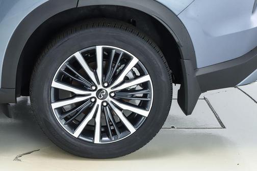 2025 INFINITI QX60 SENSORY