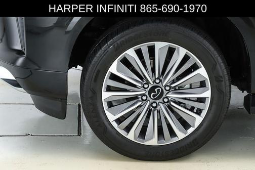 2025 INFINITI QX80 Luxe