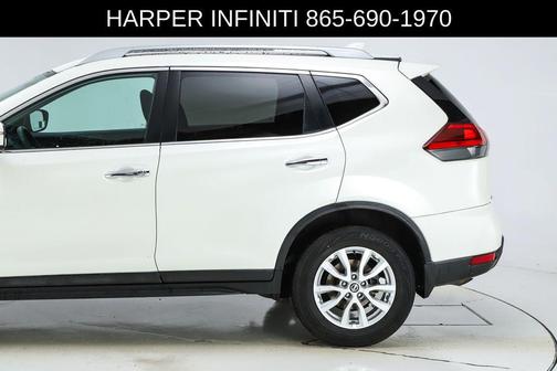 Pearl White 2017 Nissan Rogue SV