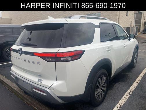 2023 Nissan Pathfinder SL FWD