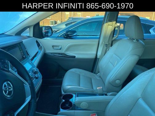 2018 Toyota Sienna XLE Premium