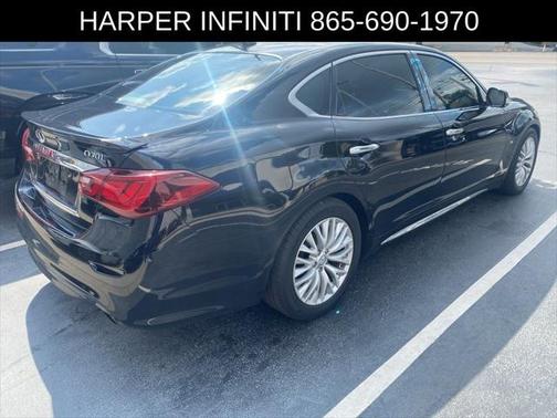 2015 INFINITI Q70L 5.6