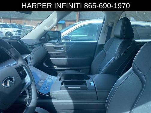 2025 INFINITI QX80 Luxe