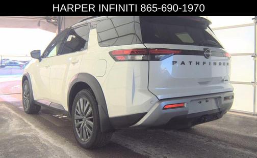 2023 Nissan Pathfinder SL 4WD