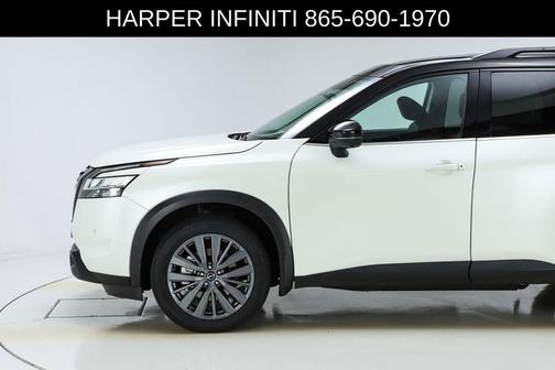 2023 Nissan Pathfinder SL 4WD
