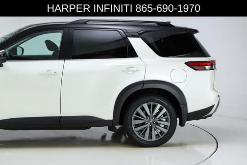 2023 Nissan Pathfinder SL 4WD