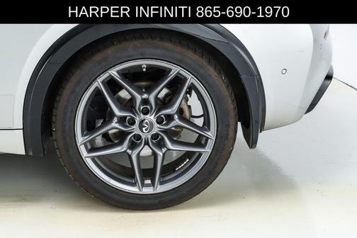 2017 INFINITI QX30 Sport