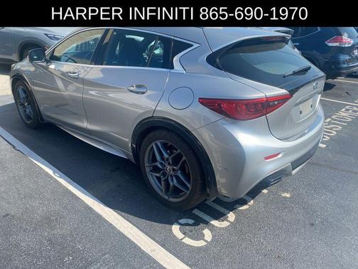 2017 INFINITI QX30 Sport