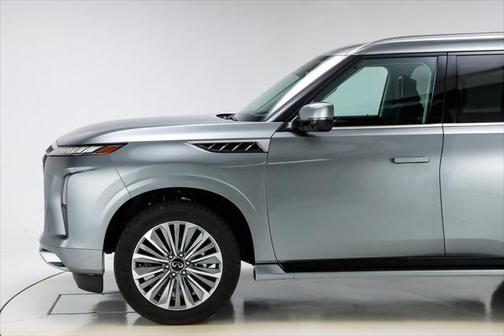 2025 INFINITI QX80 SENSORY AWD