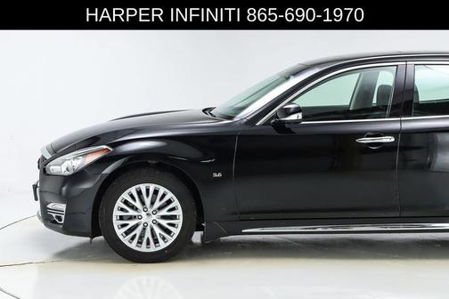 2015 INFINITI Q70L 5.6X