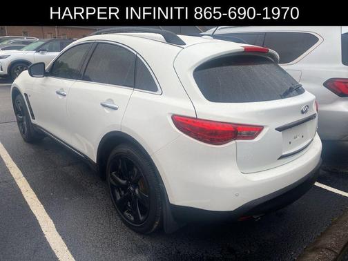 2015 INFINITI QX70 Base