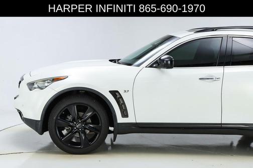 2015 INFINITI QX70 Base