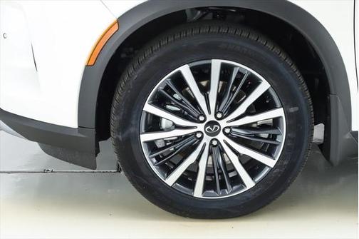 2025 INFINITI QX60 SENSORY