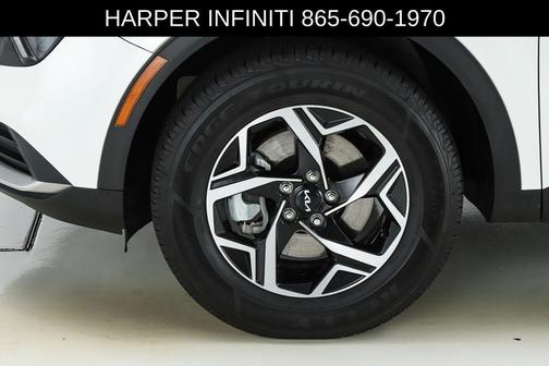 Snow White Pearl 2023 Kia Sportage LX