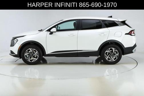 Snow White Pearl 2023 Kia Sportage LX