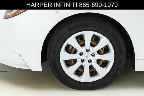 Blizzard Pearl 2020 Toyota Corolla LE