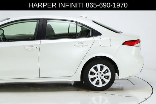 Blizzard Pearl 2020 Toyota Corolla LE