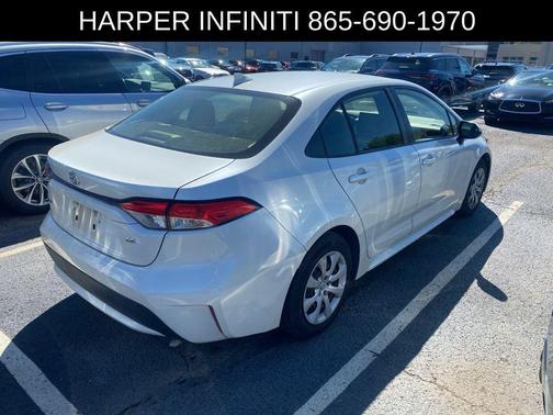 Blizzard Pearl 2020 Toyota Corolla LE