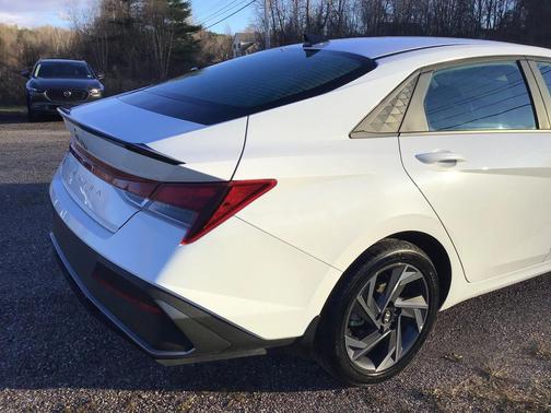 2025 Hyundai ELANTRA Sport