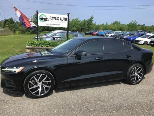 2020 Volvo S60 T6 Momentum
