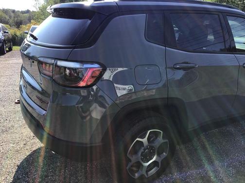GRAY 2022 Jeep Compass Trailhawk