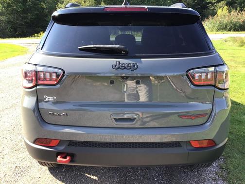 GRAY 2022 Jeep Compass Trailhawk
