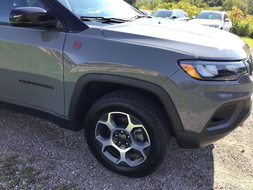 GRAY 2022 Jeep Compass Trailhawk