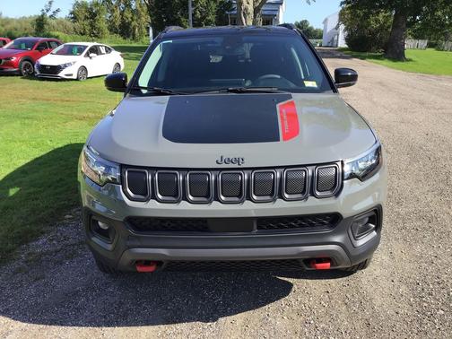 GRAY 2022 Jeep Compass Trailhawk