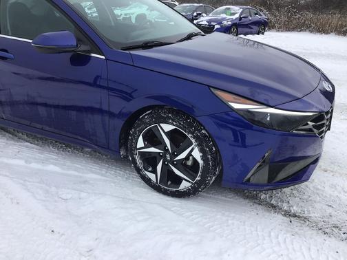 2022 Hyundai ELANTRA SEL