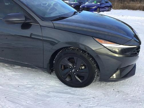 2022 Hyundai ELANTRA SEL