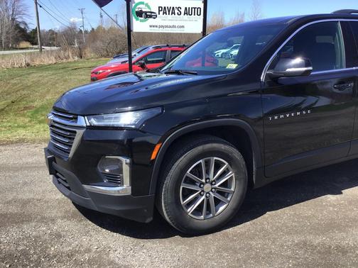 Black 2023 Chevrolet Traverse LT Cloth
