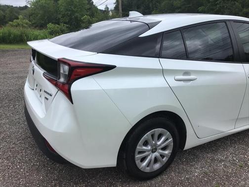 2021 Toyota Prius L