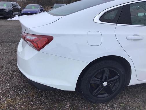 2022 Chevrolet Malibu FWD LT